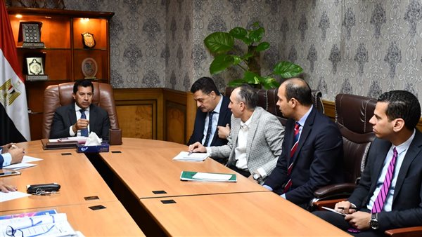 اجتماع وزير الرياضة