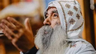 تفاصيل وفاة الأنبا كيرلس أسقف نجع حمادي بعد صراع مع المرض.. عمره يناهز الـ 74 عامًا 