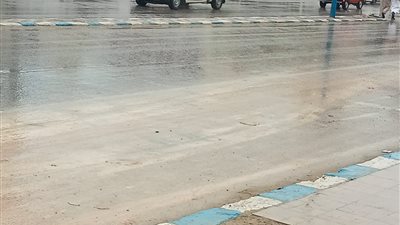 وسط فرحة الأهالي.. سقوط أمطار الخير على مدن ومراكز مرسى مطروح