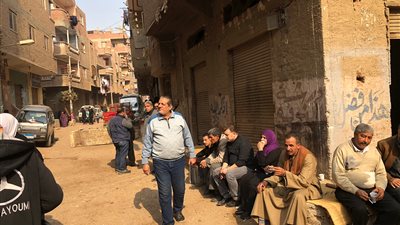 فريق من النيابة العامة يعاين موقع قتل الطفل زياد بالخانكة 