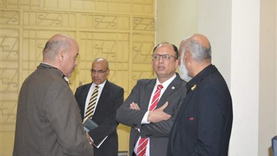 لمتابعة أعمال التطوير.. رئيس جامعة حلوان يجري جولة تفقدية للمدن الجامعية بالمطرية 