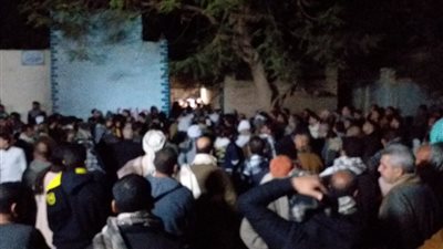 أهالي عزبة الحما بسوهاج يشيعون جنازة مُعلمة توفيت أثناء الحصة المدرسية | صور