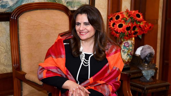 وزيرة الهجرة سها