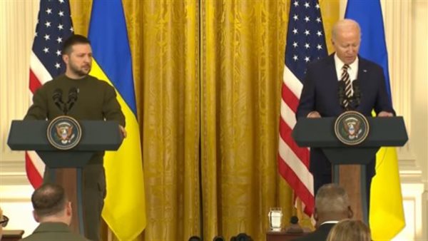 بايدن وزيلينسكي في