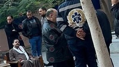 المهندس أشرف رشاد أمام المستشفى للاطمئنان على شباب مستقبل وطن بعد تعرضهم لحادث سير