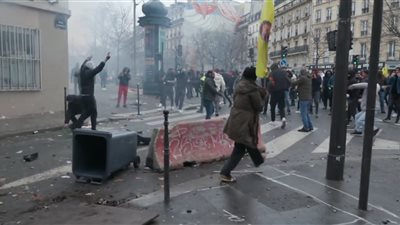 النيابة العامة تطلب من القضاء الفرنسي حبس منفذ هجوم باريس مؤقتًا