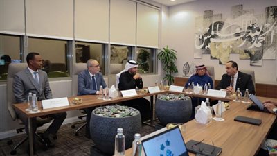 الرعاية الصحية تبحث التعاون مع شركة صلات لحلول الأعمال في مجال تطبيق التكنولوجيا والحوكمة الرقمية 