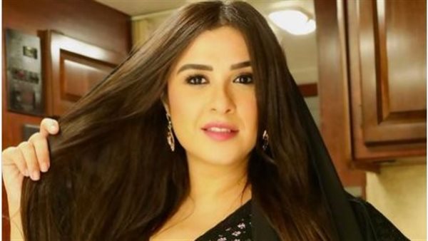 ياسمين عبد العزيز