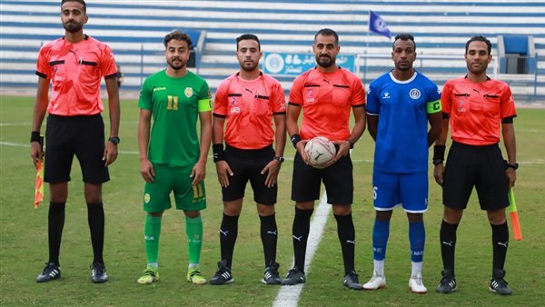 طاقم حكام مباراة