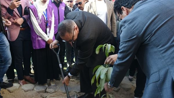 وزير الشباب والرياضة