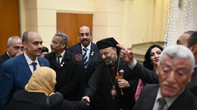 بدء توافد المسؤولين على كاتدرائية السيدة العذراء الكاثوليك للتهنئة بعيد الميلاد المجيد  