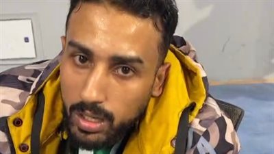 مصاب بواقعة سقوط مدرج صالة حسن مصطفى: اتحدفت من فوق لما المدرج وقع.. وفي واحد قدامي دماغه فرقعت | بث مباشر