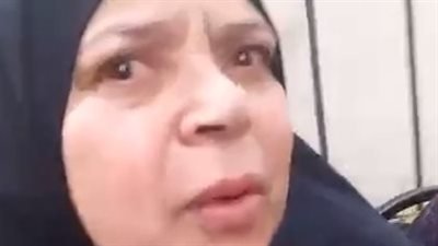 انهيار والدة الإعلامي سيد موسى أثناء عزاءه بالدقهلية: كان نفسي أشوفه عريس وأفرح بيه | بث مباشر