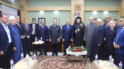 محافظ الجيزة يهنئ الأقباط الكاثوليك بعيد الميلاد المجيد │ صور