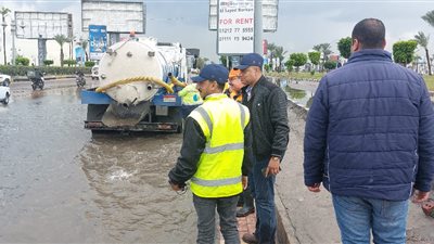 جهود مكثفة لـ صرف الإسكندرية في رفع تجمعات مياه الأمطار 