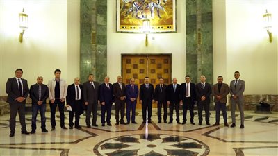 في حوار مع وفد إعلامي مصري بينهم القاهرة 24 | رئيس الوزراء العراقي: الديمقراطية أصبحت أكثر أمنًا.. وتحالفنا مع مصر ليس موجهًا ضد أحد