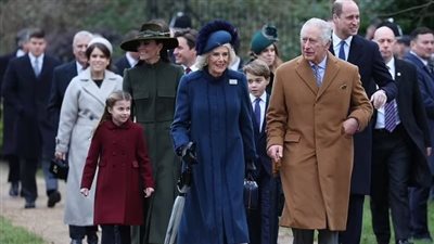 الأسرة الملكية تحتفل بالكريسماس على طريقتها الخاصة وسط الشعب