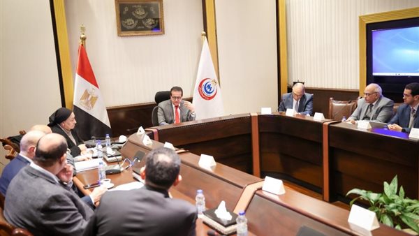 وزير الصحة واللجنة