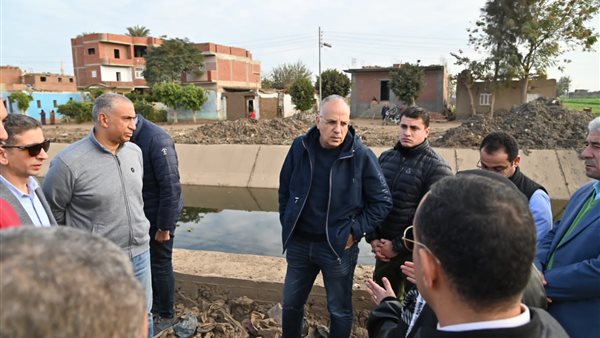 الوزير خلال الزيارة