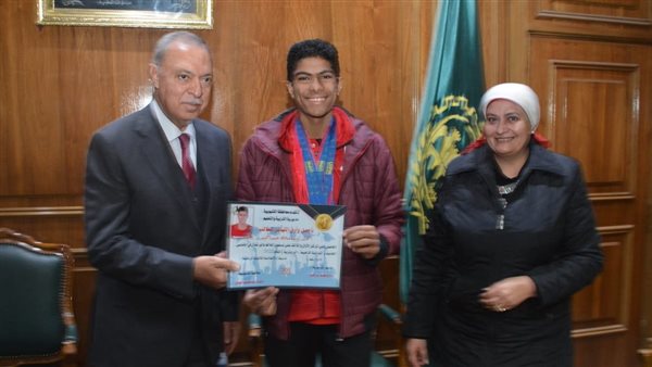 تكريم الفائزين 