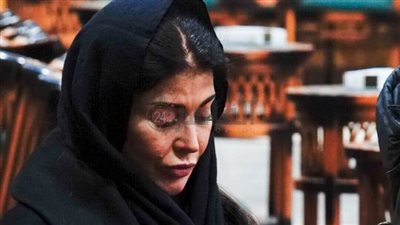 انهيار جومانا مراد في عزاء والدها بمسجد الشرطة.. وسهير جودة أول الحاضرين| صور