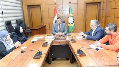 محافظ الدقهلية يعقد اجتماعًا بقيادات مديرية الصحة لمناقشة أعمال تطوير المبنى القديم لـ مستشفى ميت غمر المركزي