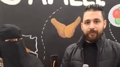 عروسان يشتريان شبكة فضة بدلًا من الذهب بطنطا: الظروف صعبة ولازم نسهلها على بعض | بث مباشر