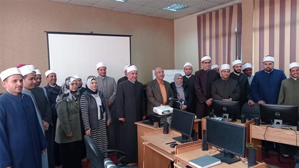 جانب من الدورة 