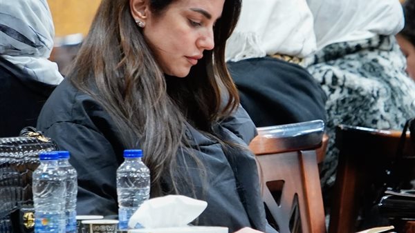 درة في عزاء والد