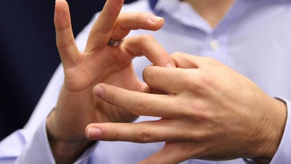 مترجم إشارة 