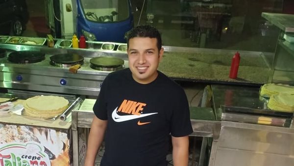 أحمد هشام صاحب مطعم