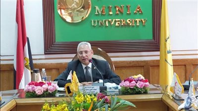 رئيس جامعة المنيا يشيد بانضباط سير أعمال الامتحانات 