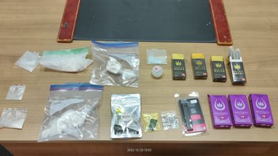 كوكايين وحشيش.. ضبط راكبة أجنبية بحوزتها كمية من المخدرات بمطار القاهرة