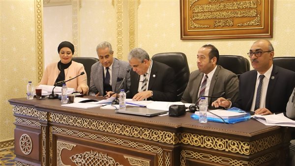 وزير القوى العاملة