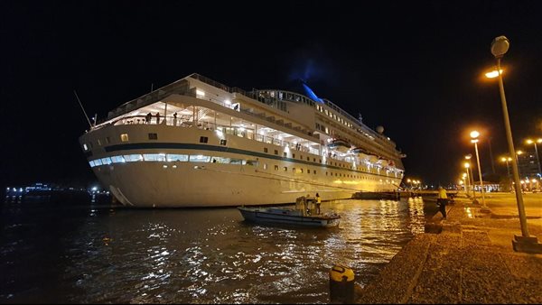 السفينة السياحية