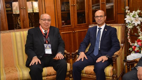 رئيس جامعة أسيوط