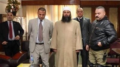 حبس المأذون المزيف ياسر القرشي صاحب واقعة اتجوزوا بسرعة يا شباب