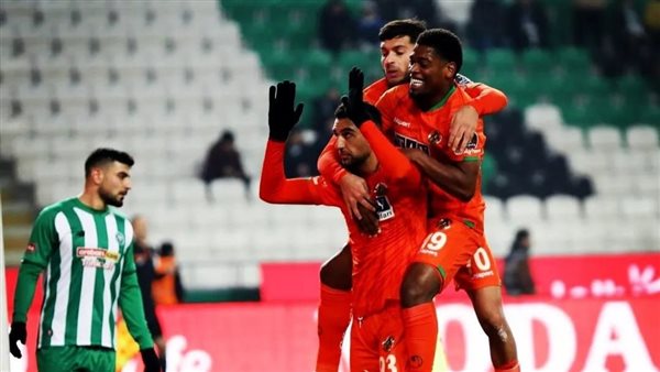 احتفال كوكا بهدفه