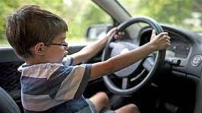 عرّض حياة المواطنين للخطر.. القبض على طفل يقود سيارة نقل بالإسماعيلية 