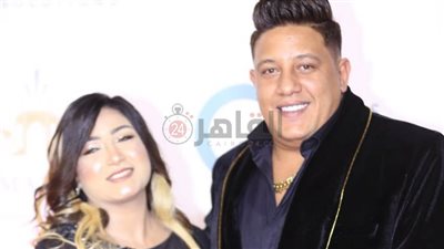 تعرض لموقف محرج.. حمو بيكا يصل إلى حفل وشوشة مع زوجته