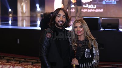 شافكي المنيري تهدي جائزتها في وشوشة 2022 لـ زوجها الراحل ممدوح عبد العليم: الغائب الحاضر