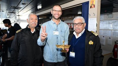 قناة السويس تشارك عملاءها الاحتفال بالسنة الميلادية الجديدة