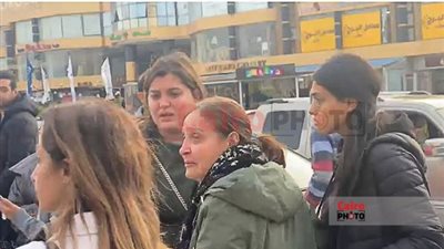 وسط غياب تام من الفنانين.. انتهاء جنازة شقيق تيسير فهمي من مسجد جامعة مصر