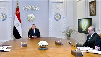السيسي يوجه بتعزيز جهود توطين الصناعة ونقل التكنولوجيا التطبيقية في مجال البصريات