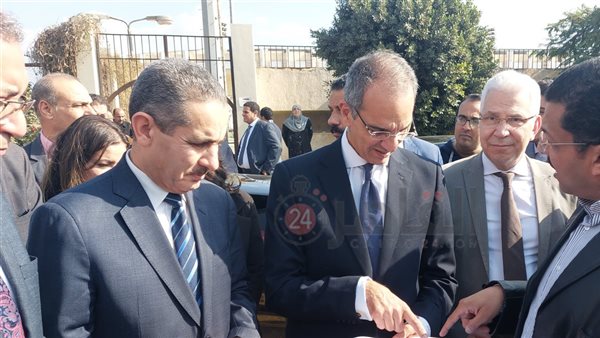 وزير الاتصالات يتفقد