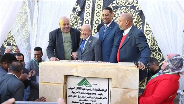 المهندسين تضع حجر