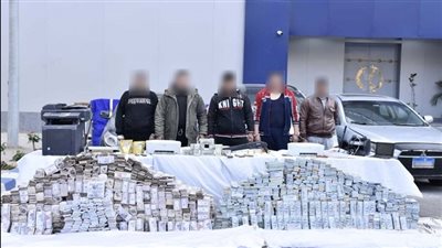 القبض على 6 أشخاص لاتهامهم بتقليد العملات داخل فيلا بالشيخ زايد