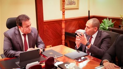 وزير الصحة يبحث التعاون مع إحدى الشركات العالمية لتوفير أحدث علاجات أورام الثدي بأسعار مناسبة