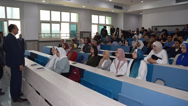 الدراسة بالجامعات