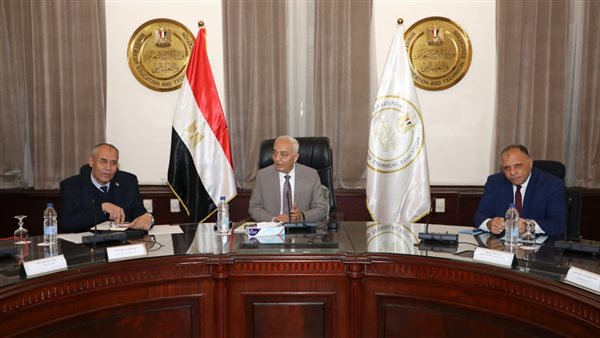 اجتماع وزير التعليم